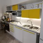 Casa Con Ampio Giardino E Patio Acerra