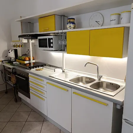 Casa Con Ampio Giardino E Patio Acerra