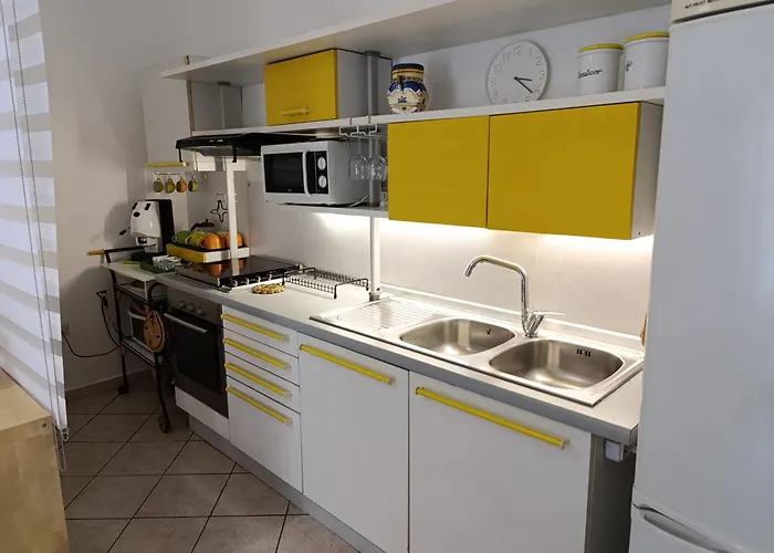 Casa Con Ampio Giardino E Patio Acerra