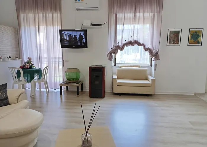 Casa Con Ampio Giardino E Patio Acerra